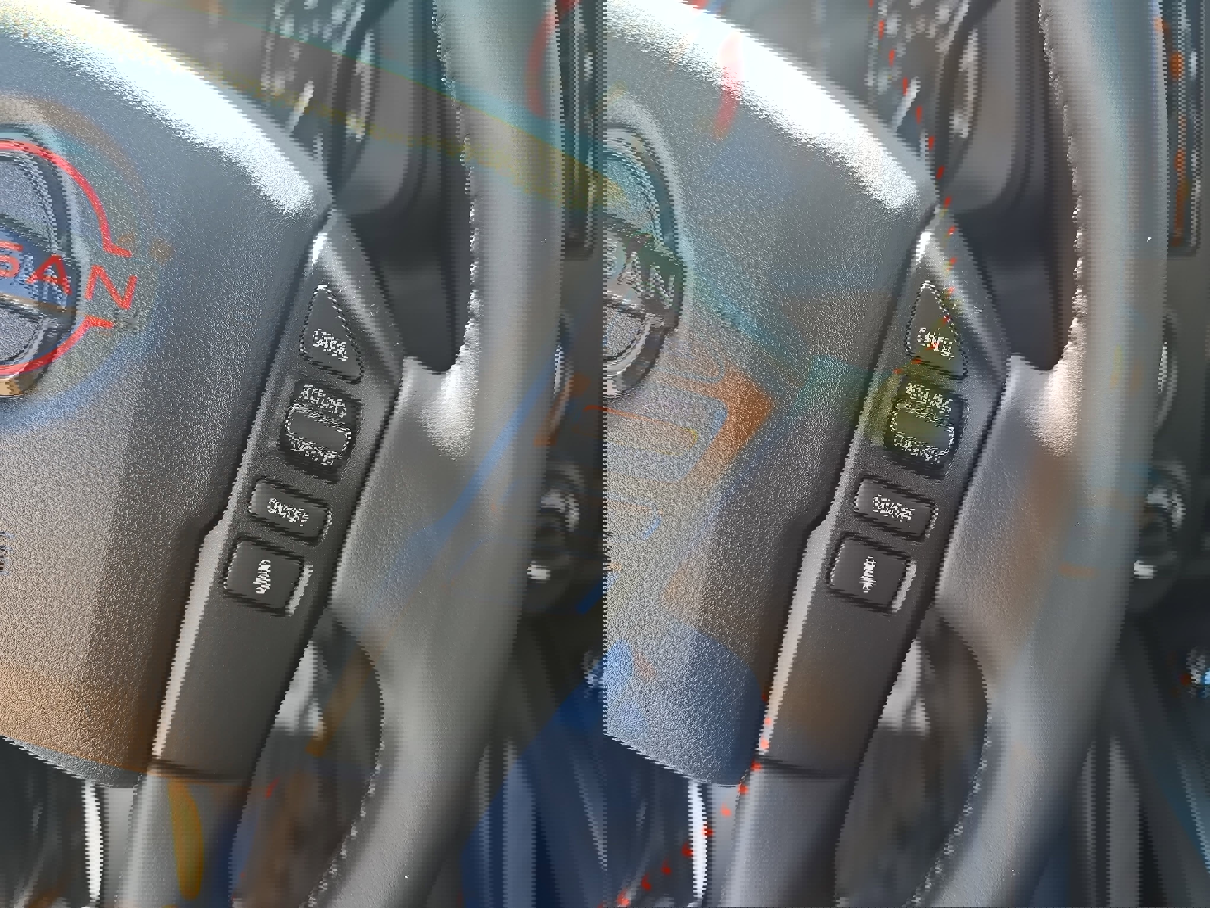 Used 2023 Nissan Titan PRO-4X w/ Pro-4x Convenience Package image 20