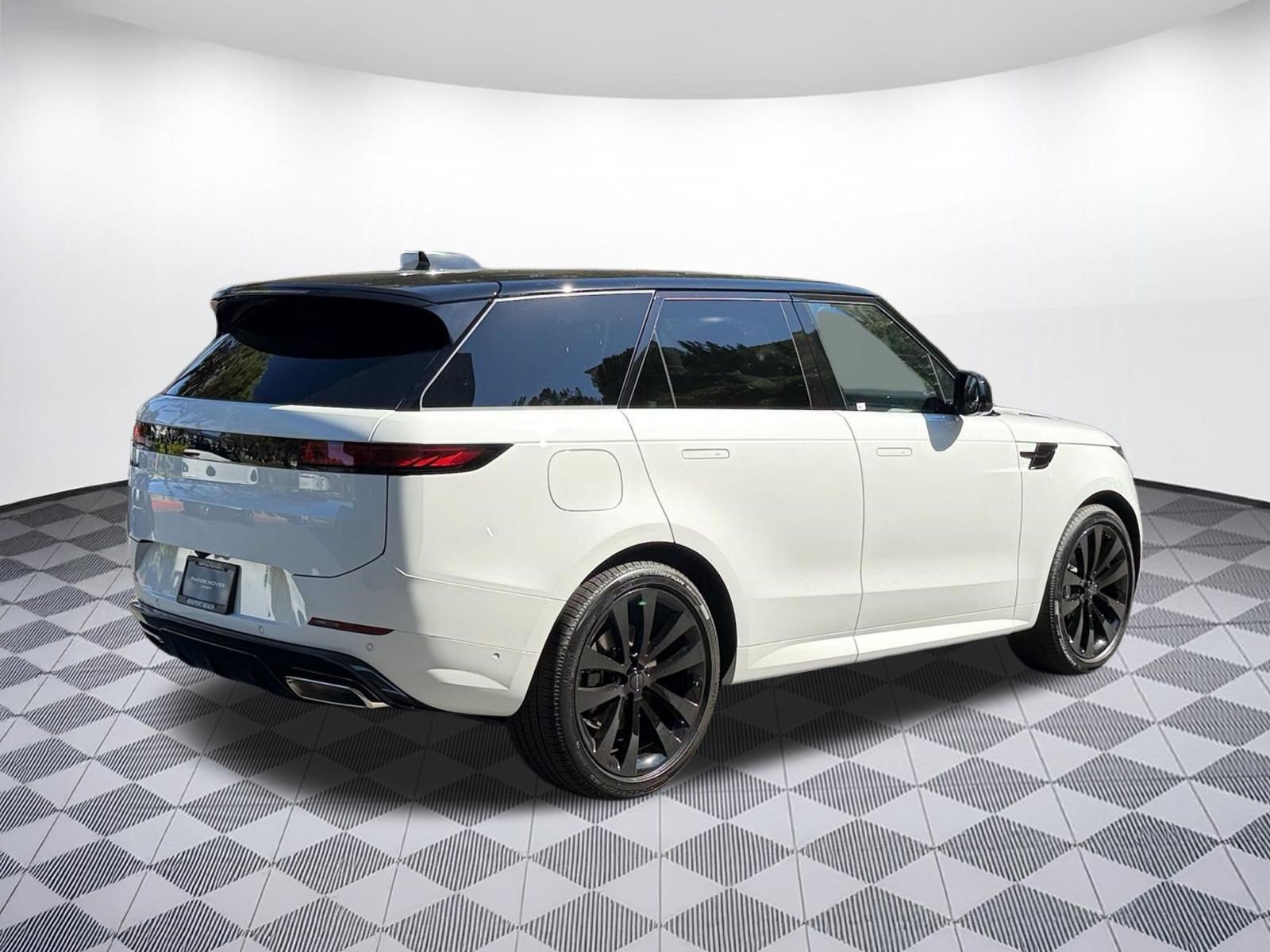 New 2026 Land Rover Range Rover Sport Dynamic SE AWD/4WD image 9