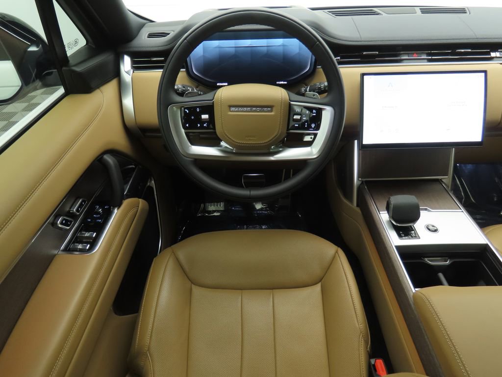 New 2025 Land Rover Range Rover SE image 10