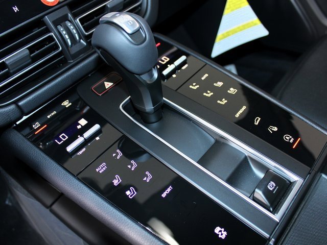 New 2025 Porsche Macan image 15