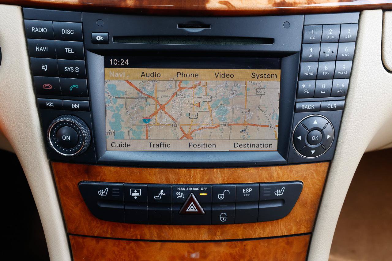 Used 2009 Mercedes-Benz E 350 Sedan w/ Premium 1 Pkg image 31