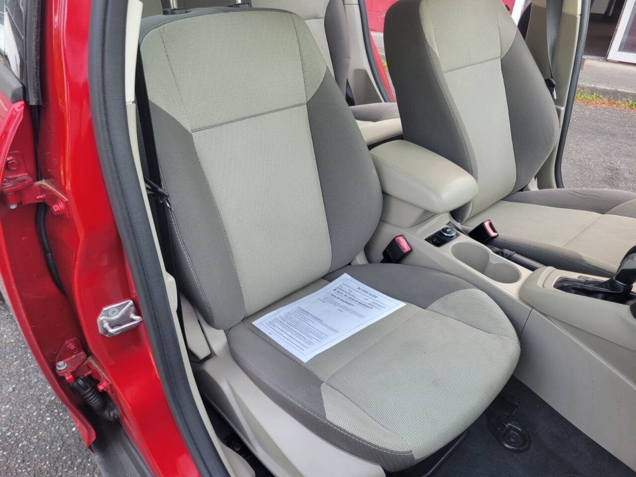 Used 2012 Ford Focus SE FWD image 9
