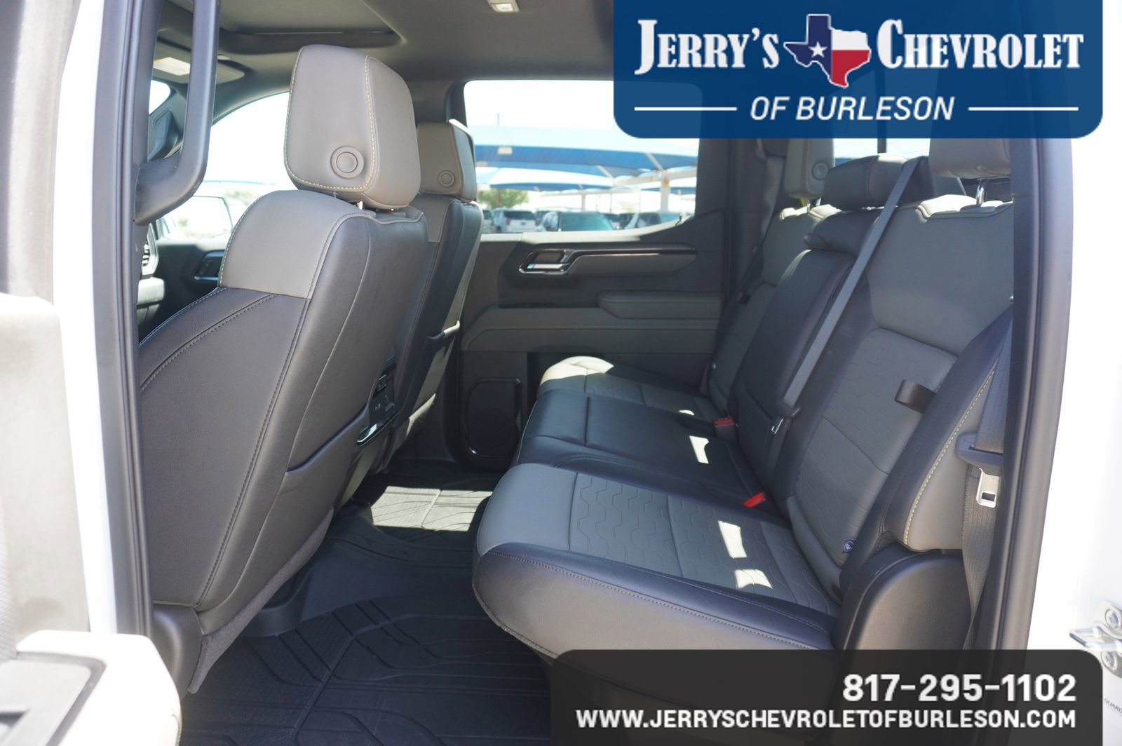 Used 2025 Chevrolet Silverado 1500 ZR2 w/ Technology Package image 6