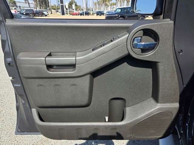 Used 2015 Nissan Xterra PRO-4X AWD/4WD image 13