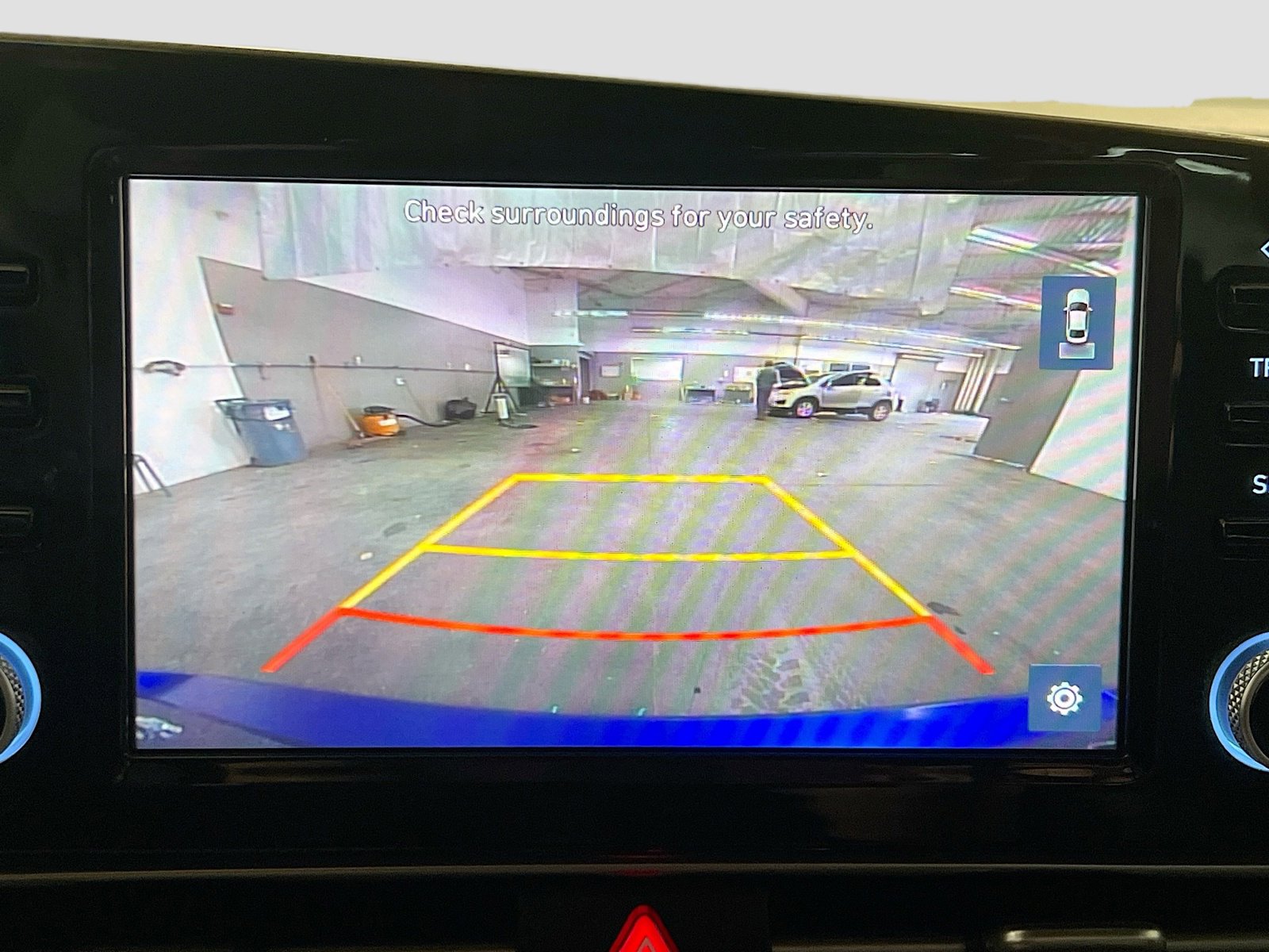 Used 2022 Hyundai Elantra SEL w/ Convenience Package FWD image 9