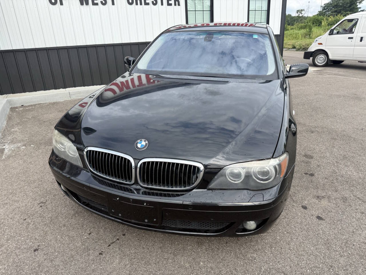 Used 2008 BMW 750i w/ Sport Pkg RWD image 2