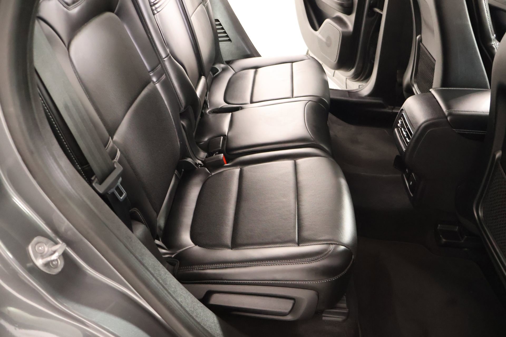 Used 2023 Lincoln Corsair Reserve w/ Jet Appearance Package FWD image 15