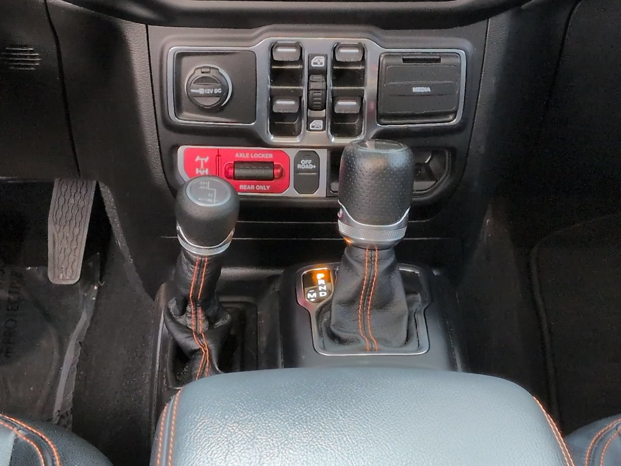 Used 2023 Jeep Gladiator Mojave w/ LED Lighting Group AWD/4WD image 18