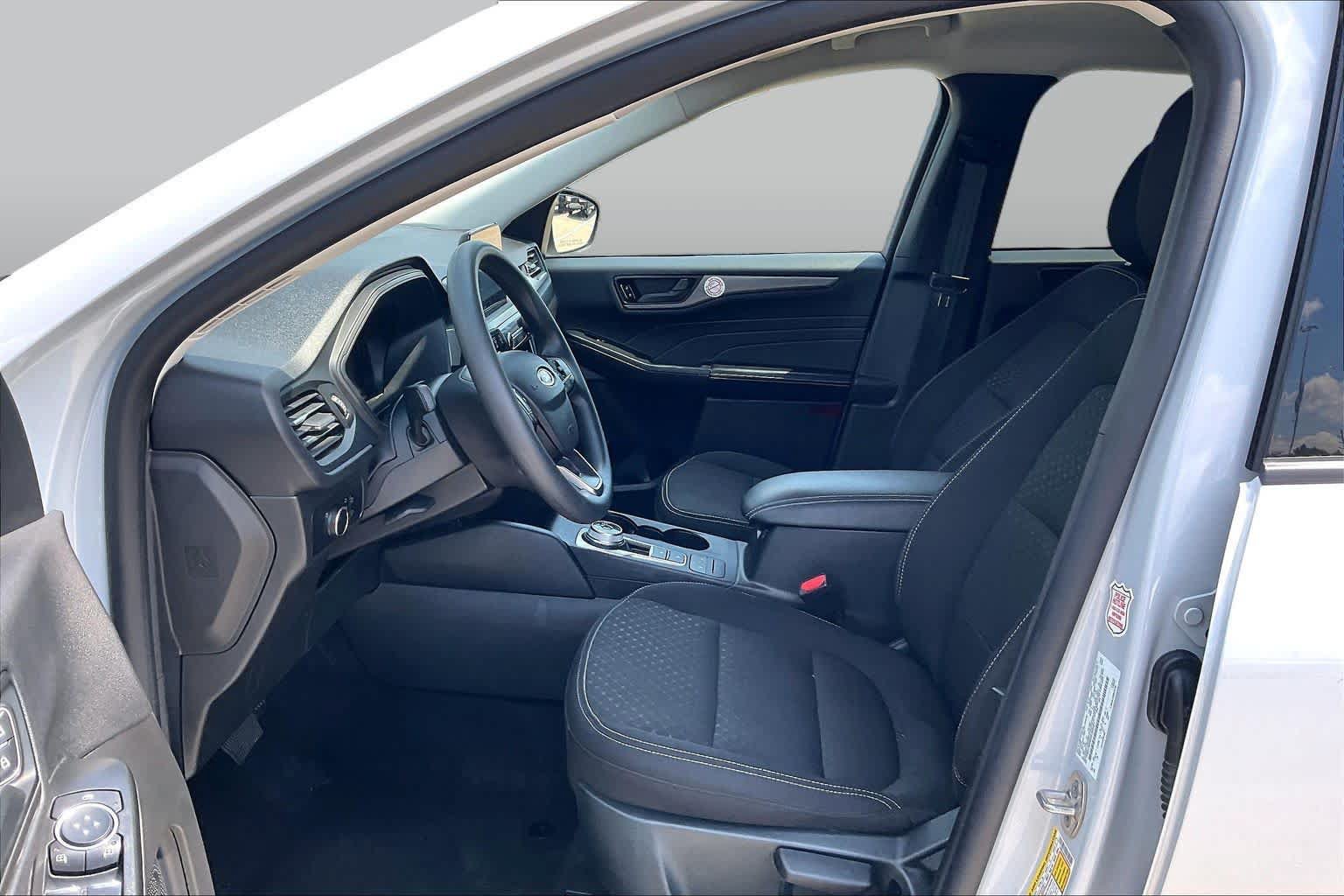 Used 2025 Ford Escape Active AWD/4WD image 8