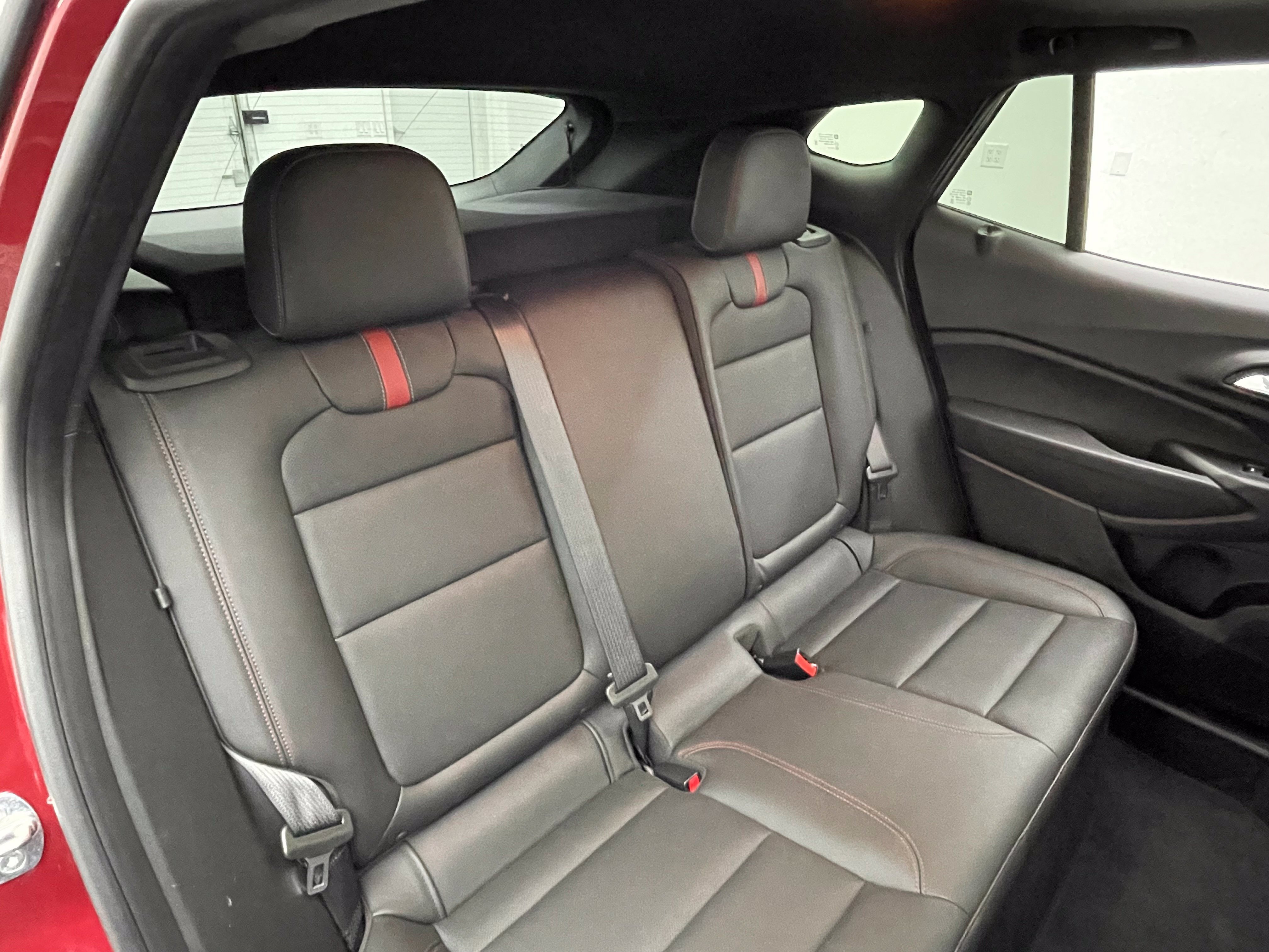 Used 2024 Chevrolet Trax RS w/ Sunroof Package FWD image 37