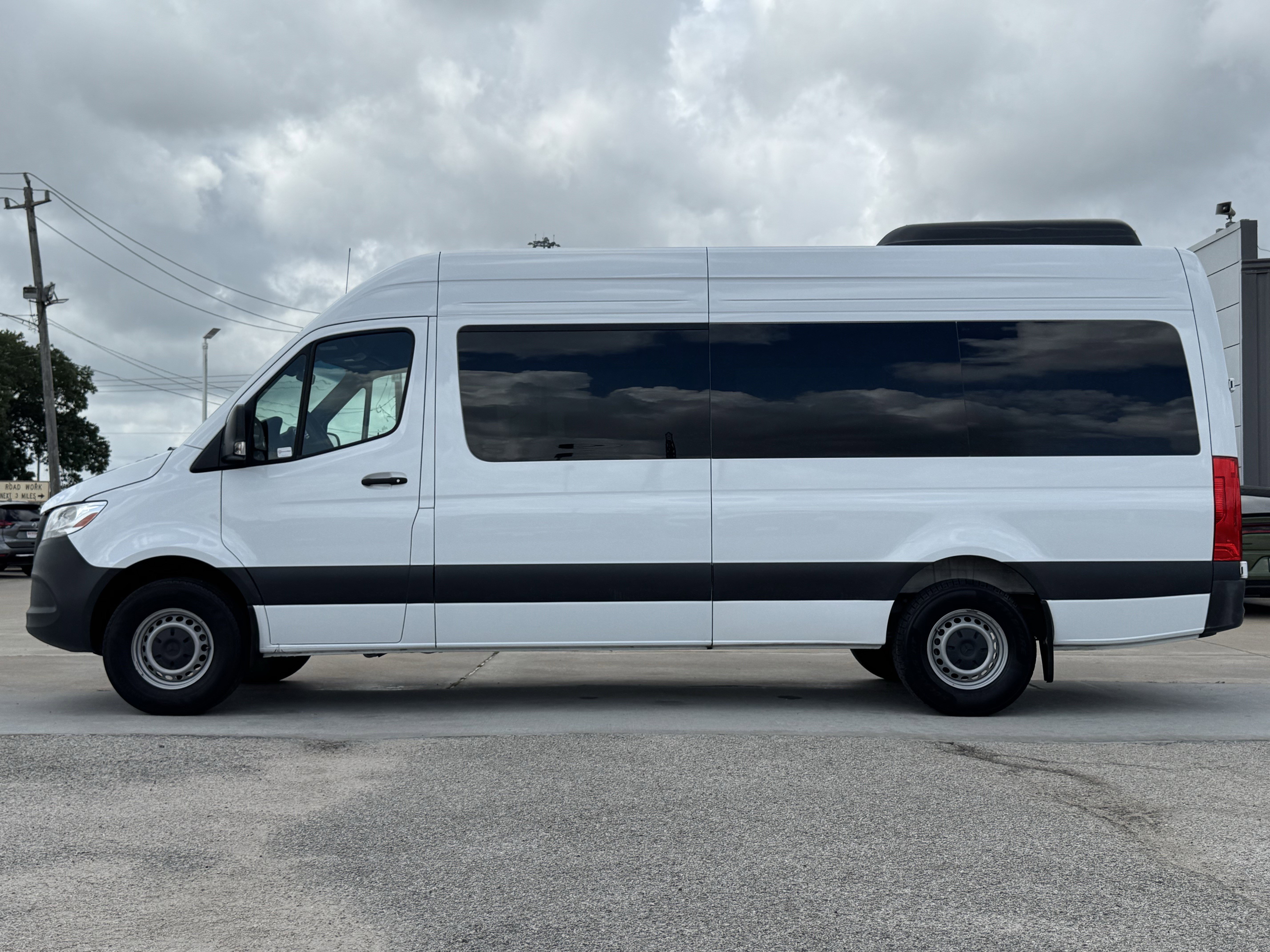 Used 2025 Mercedes-Benz Sprinter 2500 image 7