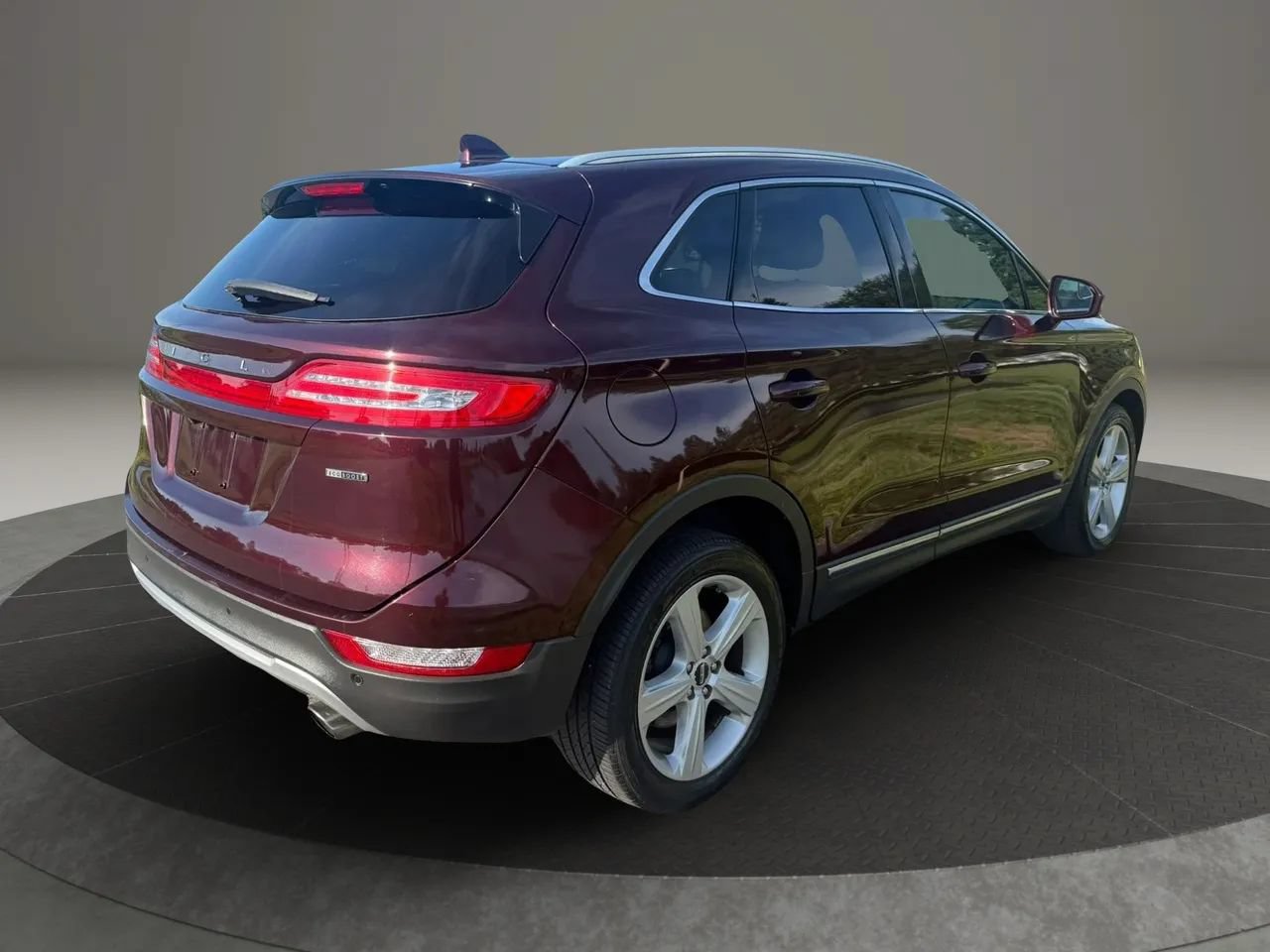 Used 2016 Lincoln MKC Premiere FWD image 4