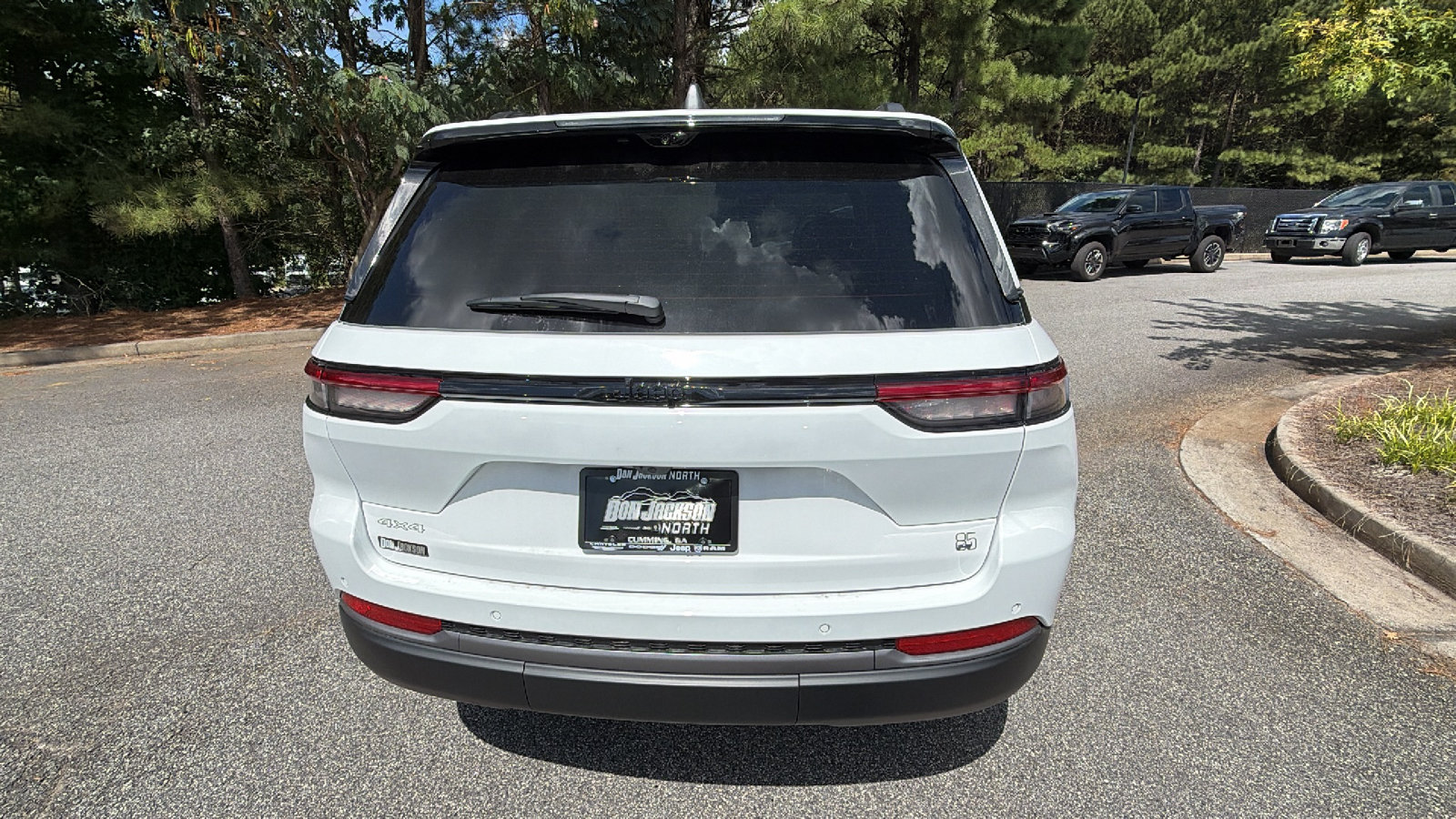 New 2026 Jeep Grand Cherokee Limited AWD/4WD image 9