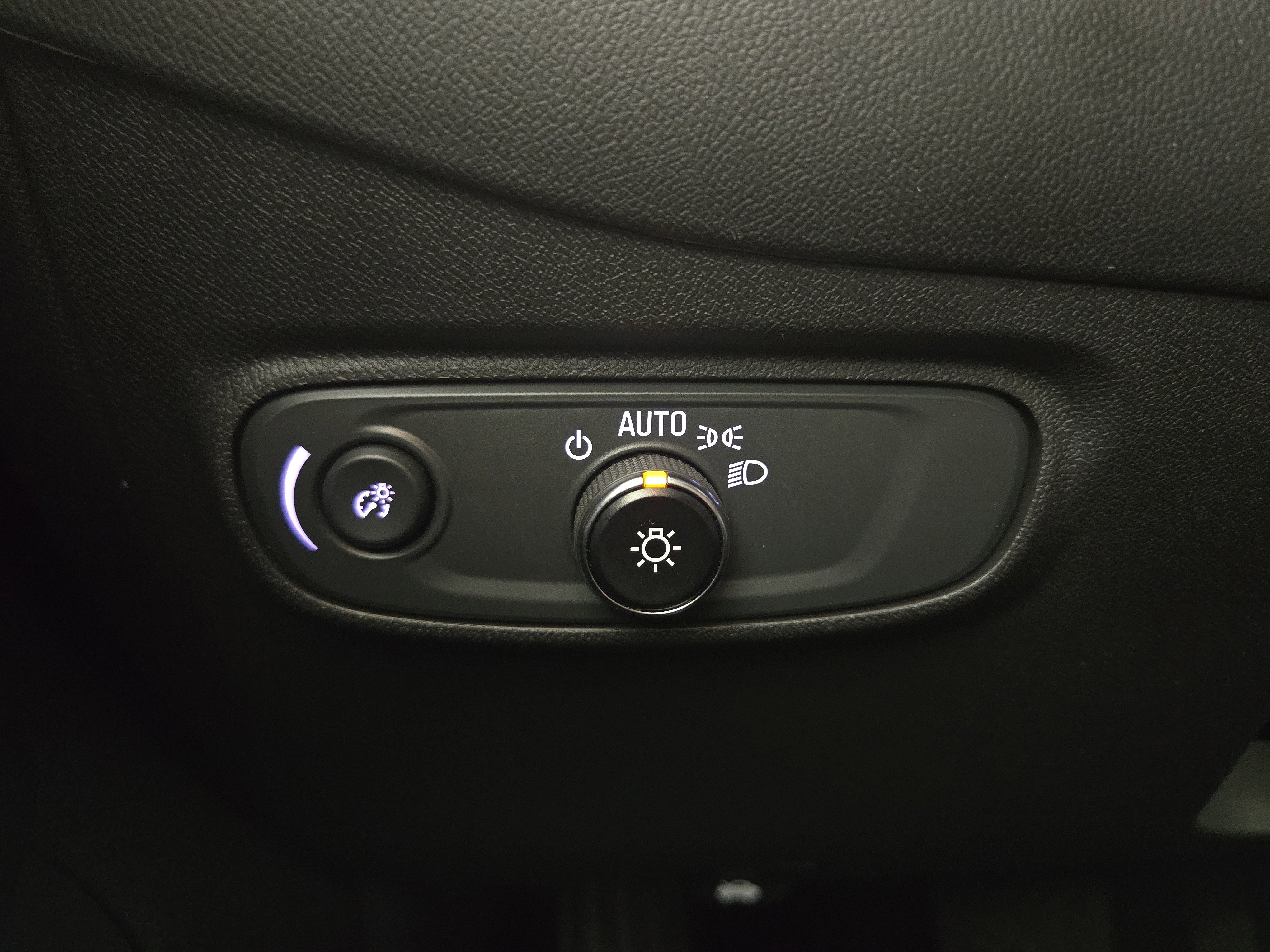 Certified 2023 Chevrolet Equinox RS image 24