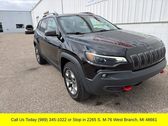 Used 2019 Jeep Cherokee Trailhawk image 2