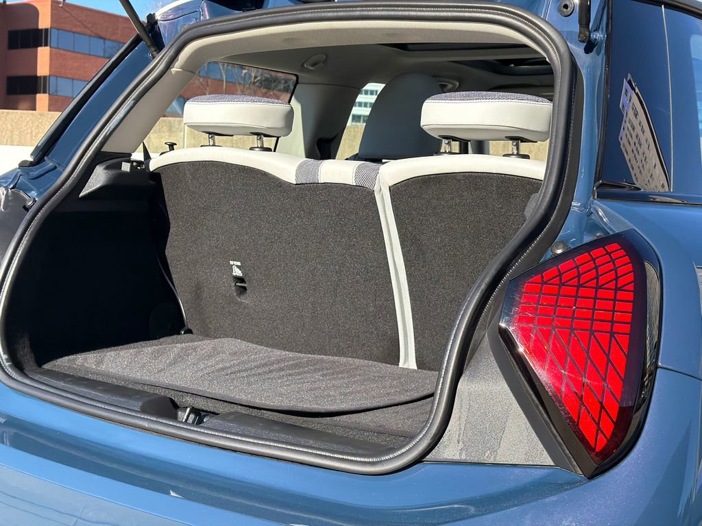 Used 2025 MINI Cooper 2-Door Hardtop image 13