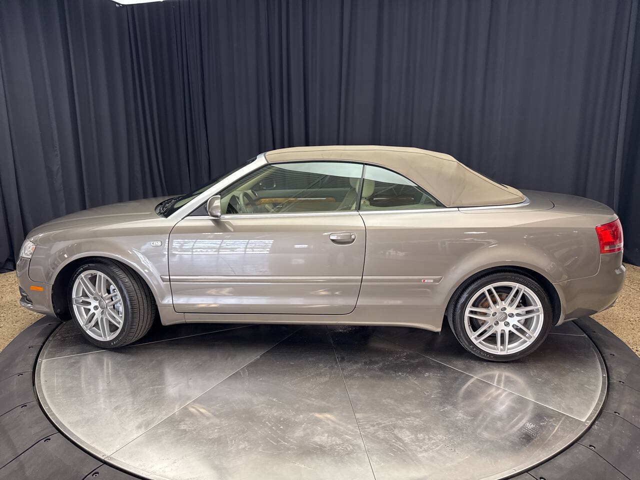 Used 2009 Audi A4 2.0T FWD image 4
