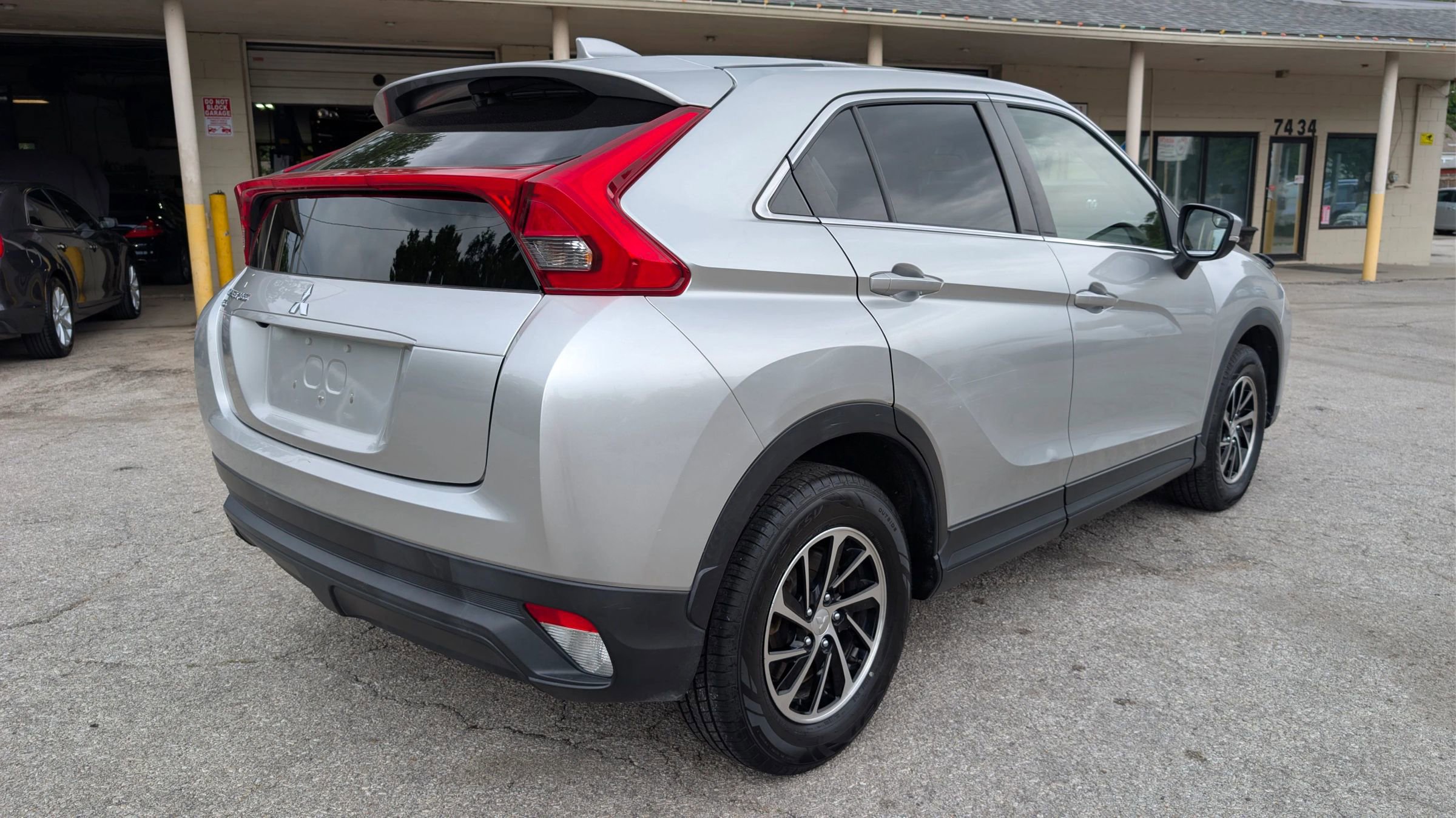 Used 2020 Mitsubishi Eclipse Cross ES FWD image 5