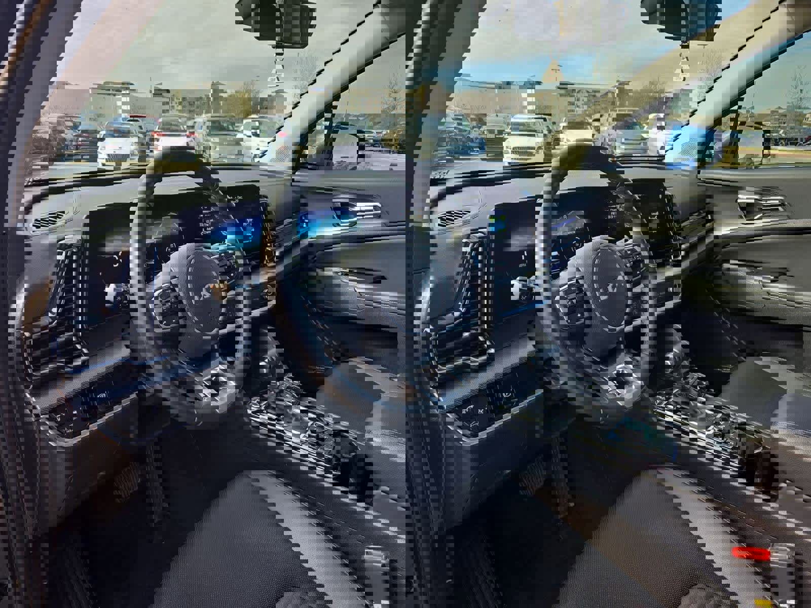 Used 2024 Kia Sportage SX image 2