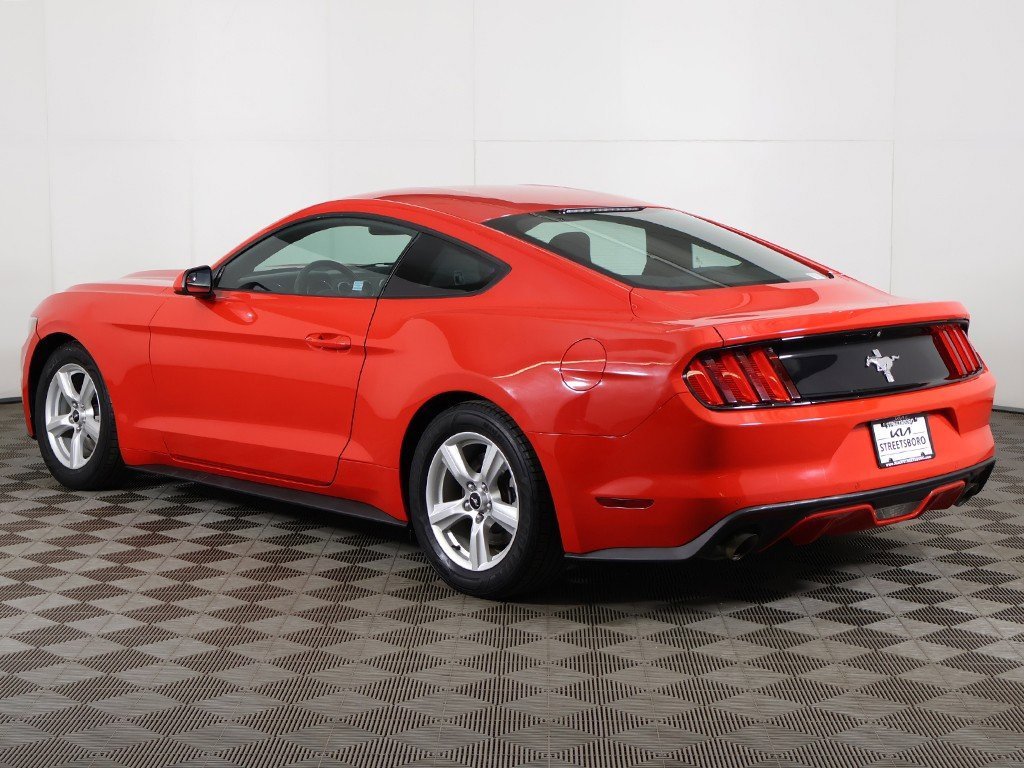 Used 2017 Ford Mustang Coupe image 6