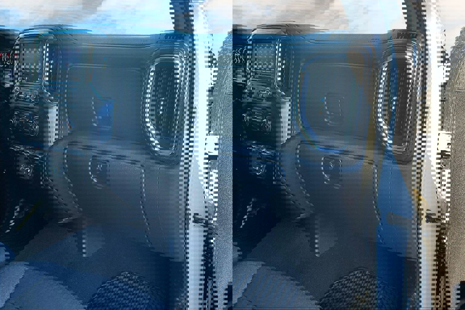 Used 2020 Chevrolet Silverado 1500 RST w/ RST Value Package image 18