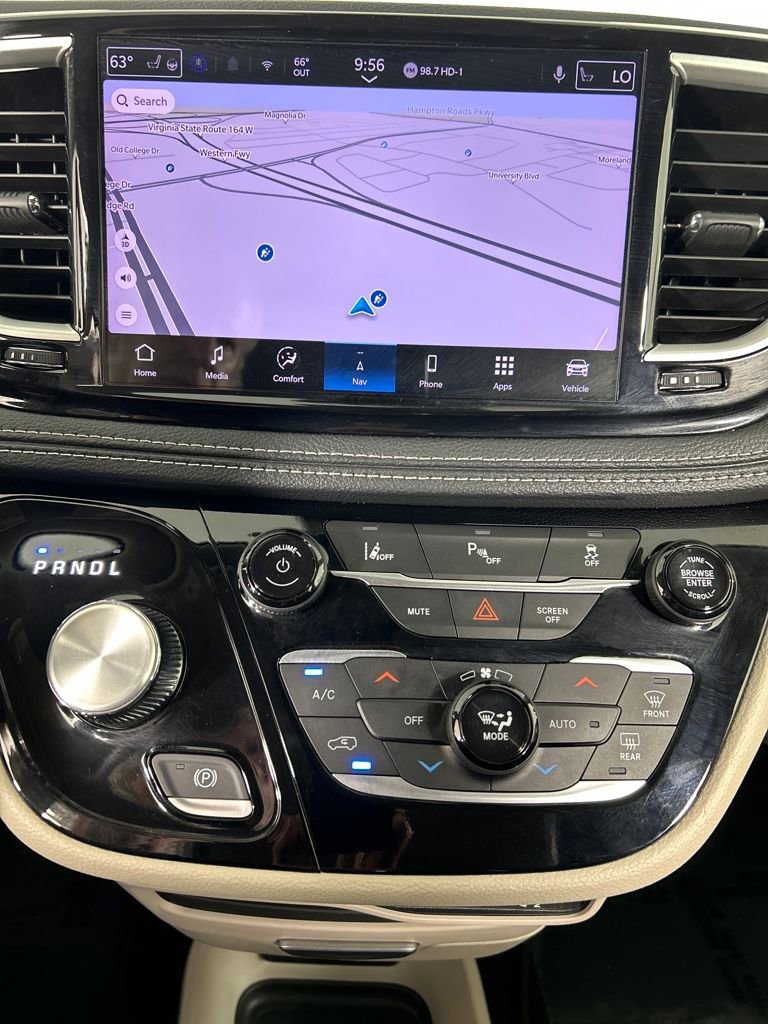 Used 2024 Chrysler Pacifica Select image 14