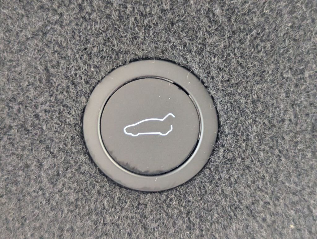 Used 2023 Tesla Model S Standard Range image 46