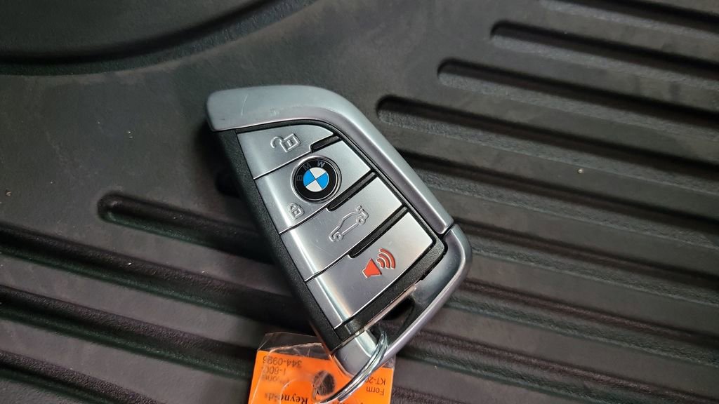 Used 2020 BMW 540i w/ M Sport Package RWD image 28