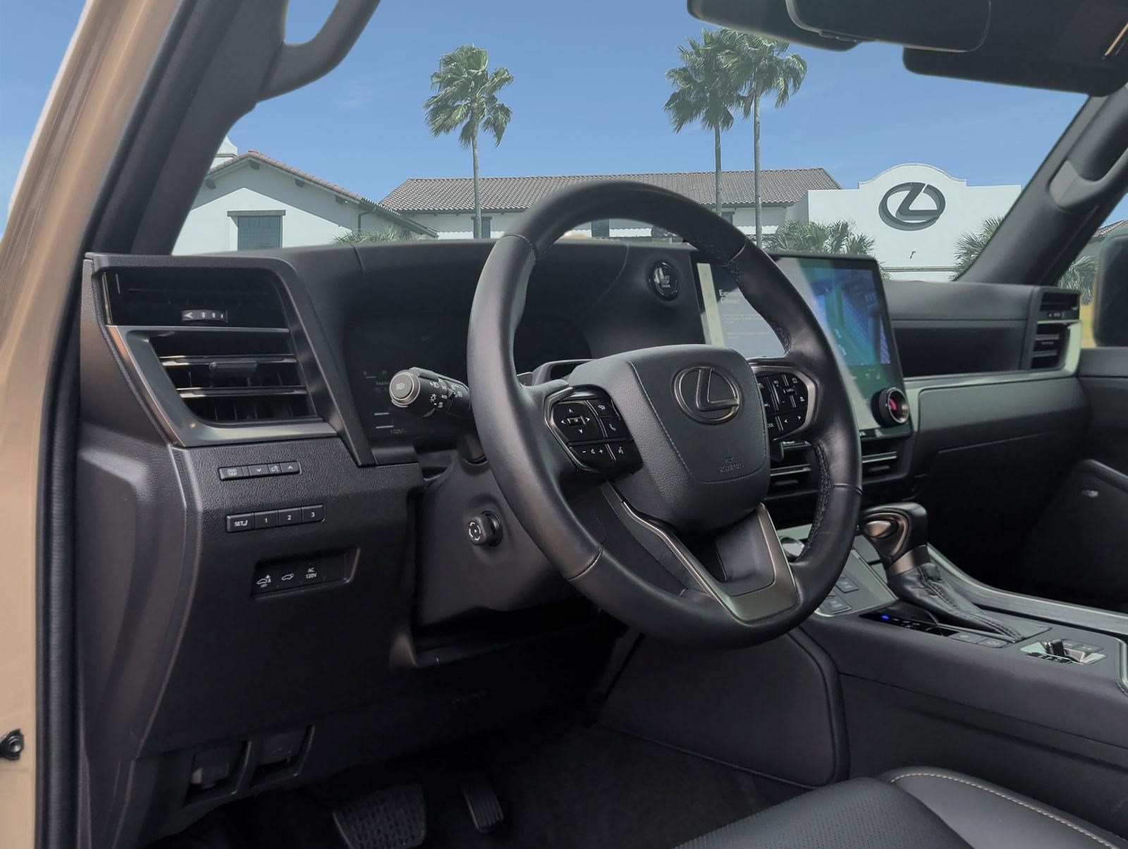 Used 2024 Lexus GX 550 AWD/4WD image 12