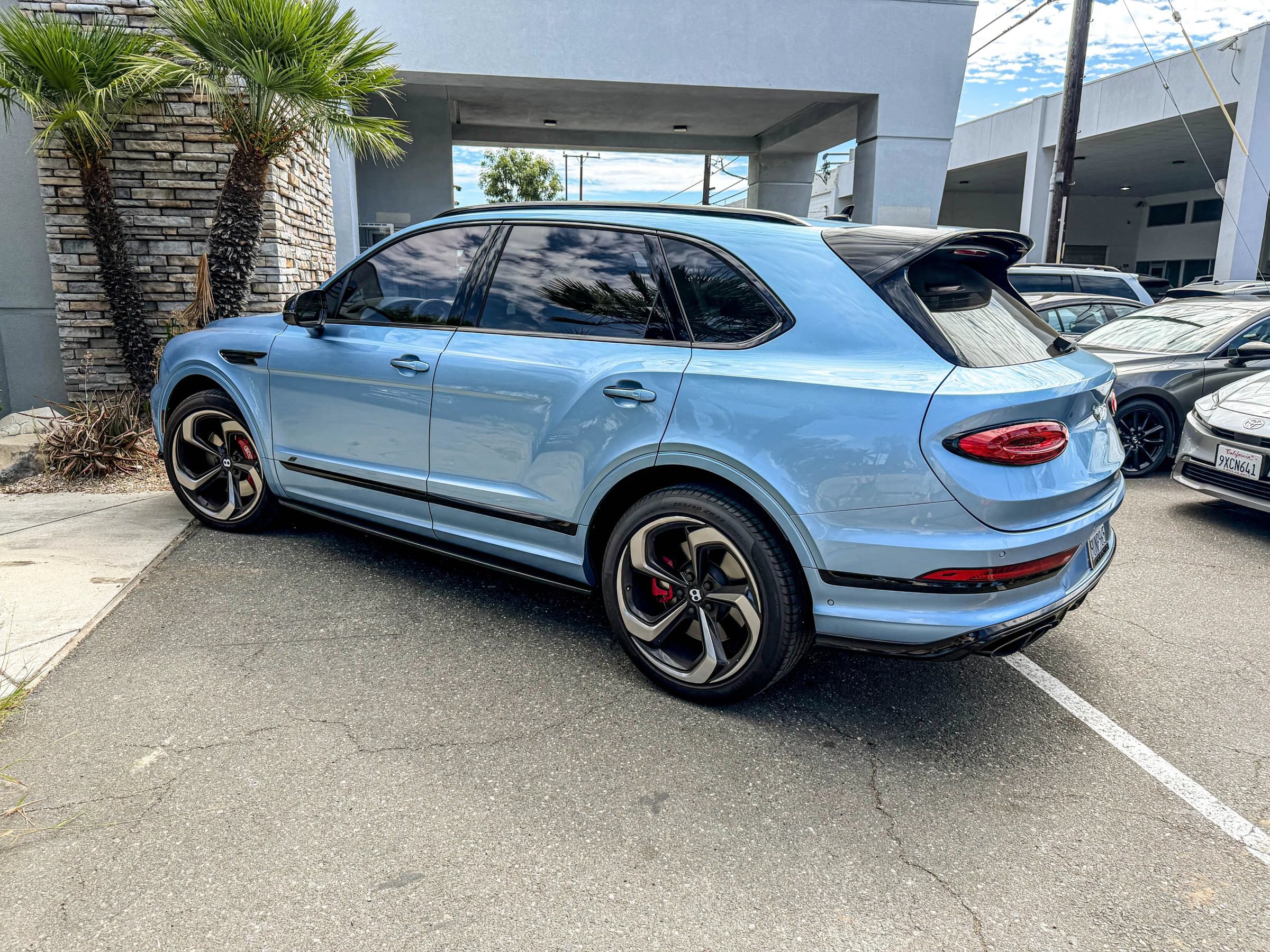 Used 2022 Bentley Bentayga AWD/4WD image 4