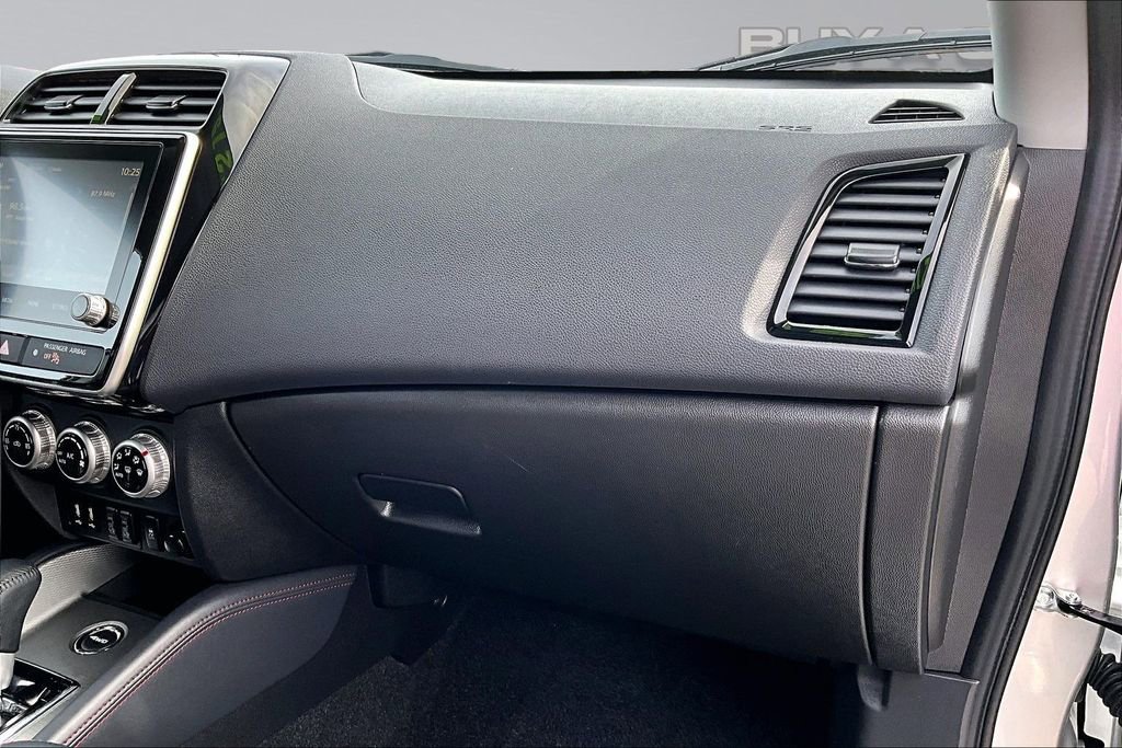 Used 2025 Mitsubishi Outlander Sport AWD image 17