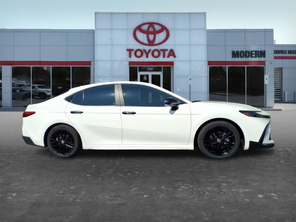 Used 2026 Toyota Camry SE FWD image 7