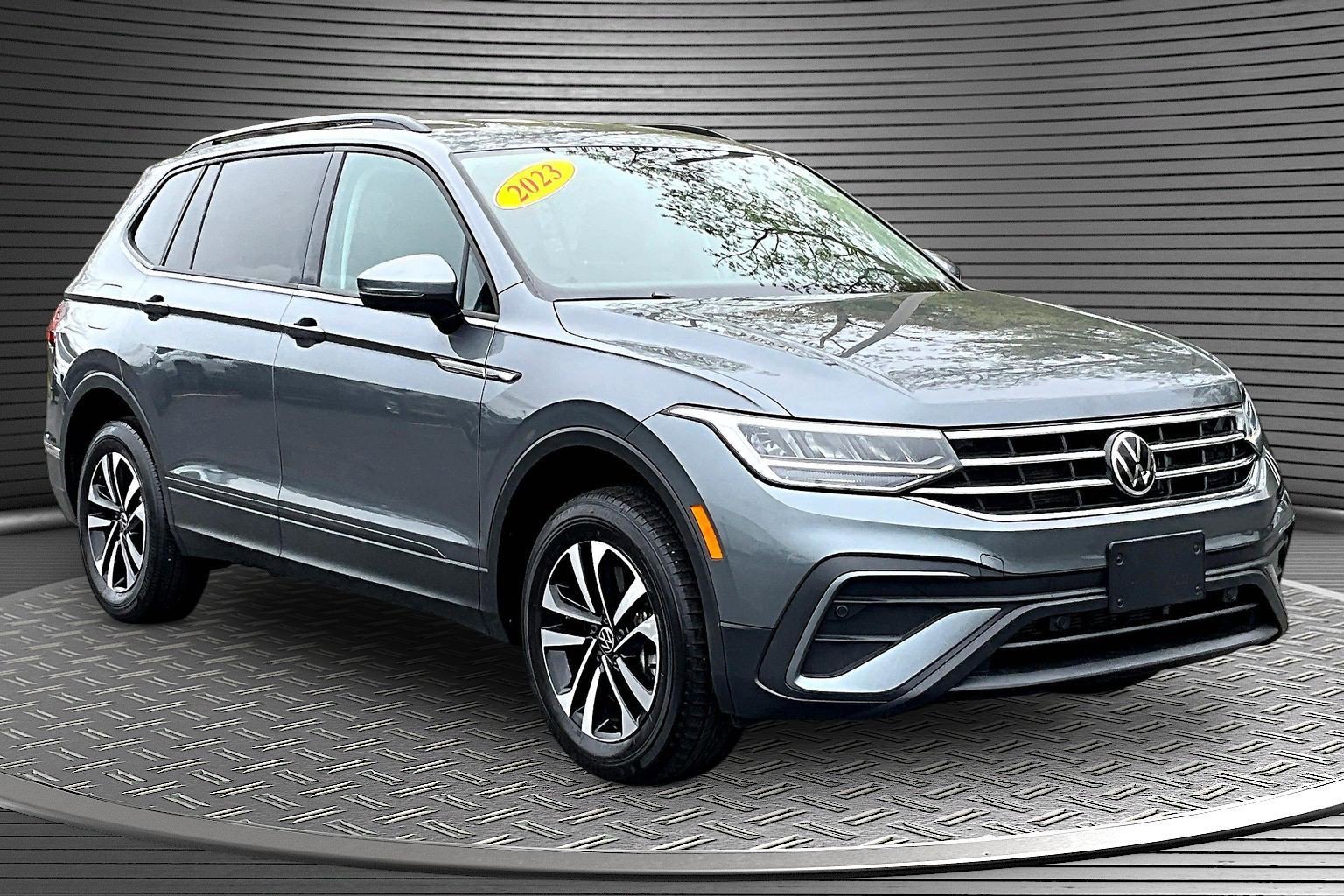 Used 2023 Volkswagen Tiguan S w/ Driver Assistance Package AWD/4WD image 1