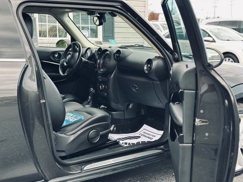 Used 2015 MINI Cooper Paceman S image 9