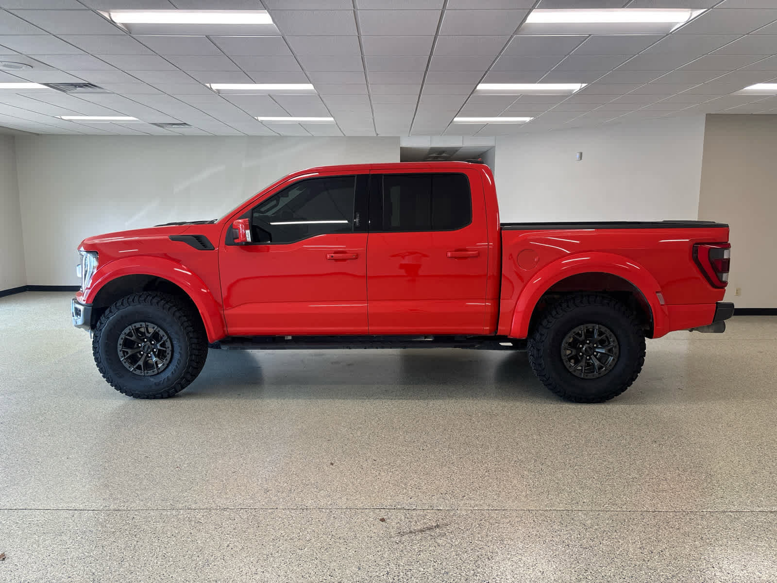 Used 2022 Ford F150 Raptor w/ Raptor 37 Performance Package AWD/4WD image 5