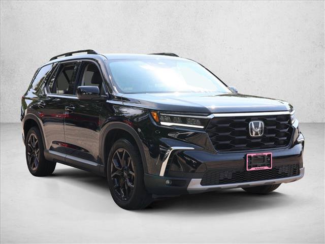Used 2025 Honda Pilot Touring image 3