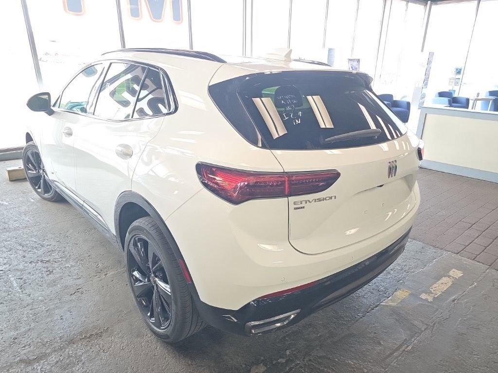 Used 2025 Buick Envision Sport Touring image 4