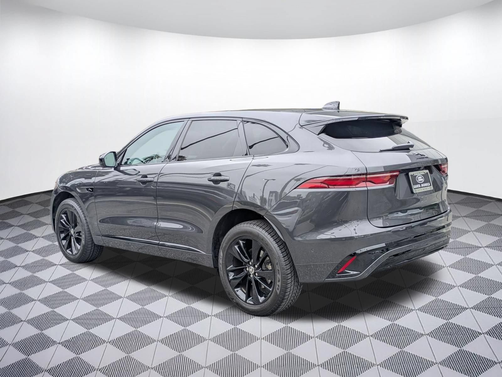 Used 2026 Jaguar F-PACE R-Dynamic S AWD/4WD image 3