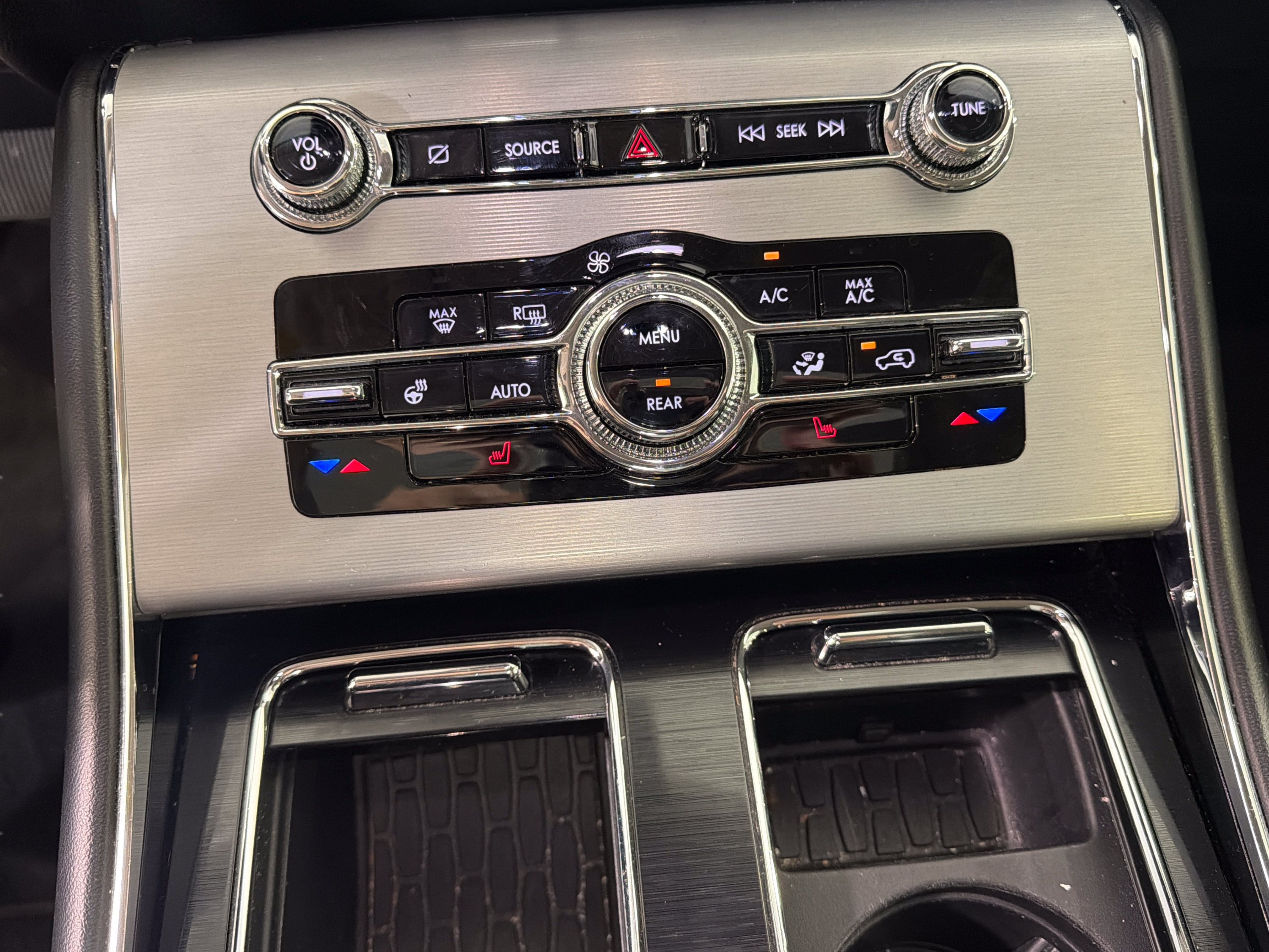 Used 2023 Lincoln Aviator 2WD w/ Premium Package image 17