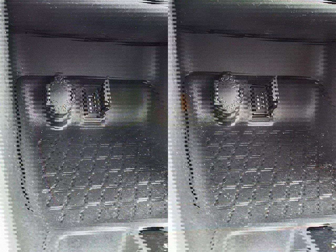 Used 2022 Toyota RAV4 XLE w/ Convenience Package image 21