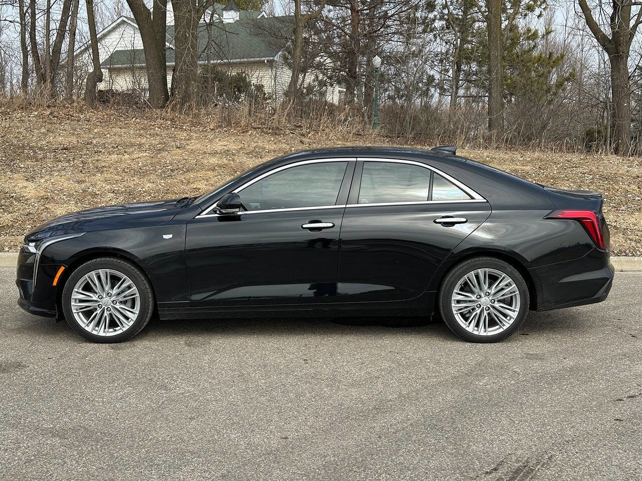 Used 2024 Cadillac CT4 Premium Luxury image 2