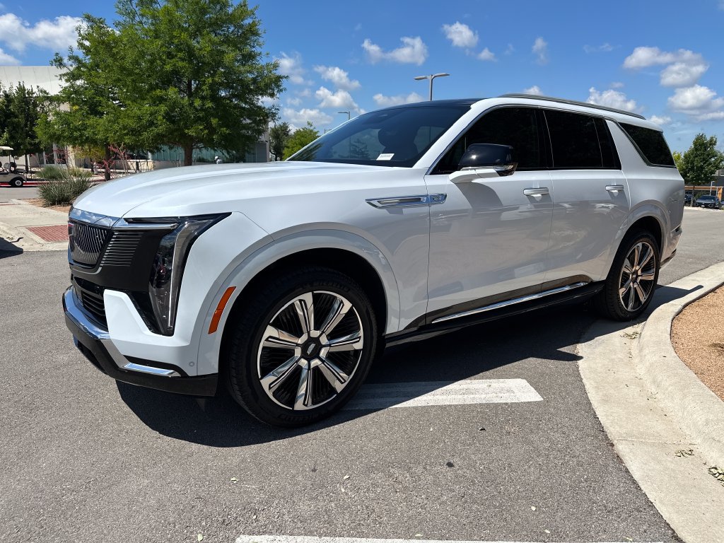 Certified 2026 Cadillac Escalade IQL Luxury AWD/4WD image 3