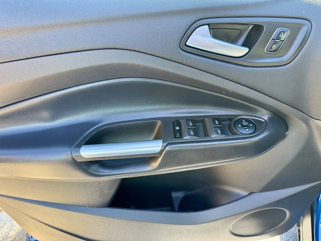 Used 2018 Ford Escape SE w/ SE Sync 3 Package image 17