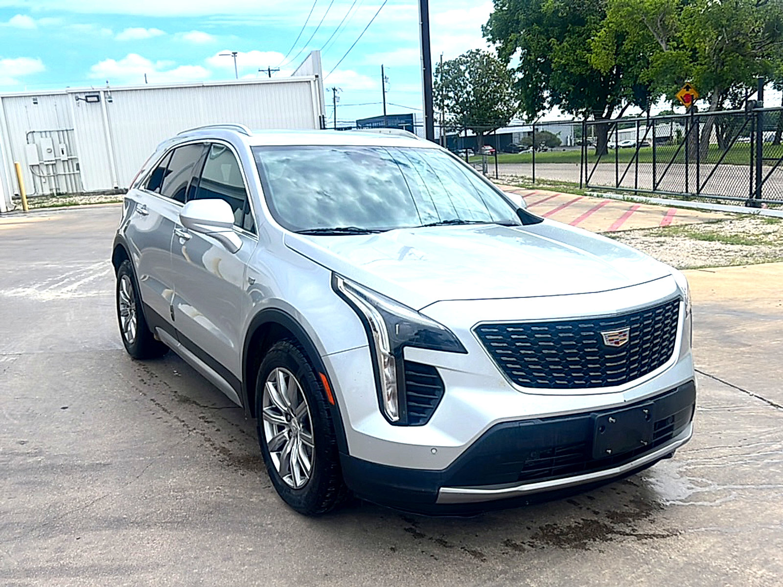 Used 2020 Cadillac XT4 Premium Luxury FWD image 3