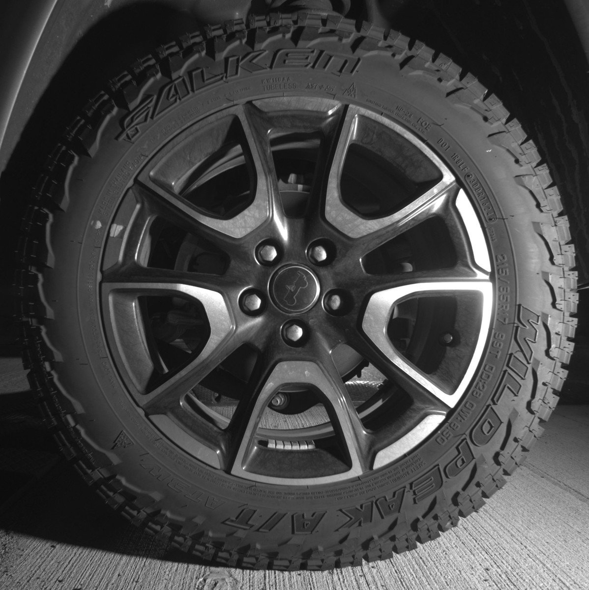 Used 2025 Jeep Compass Trailhawk AWD/4WD image 14