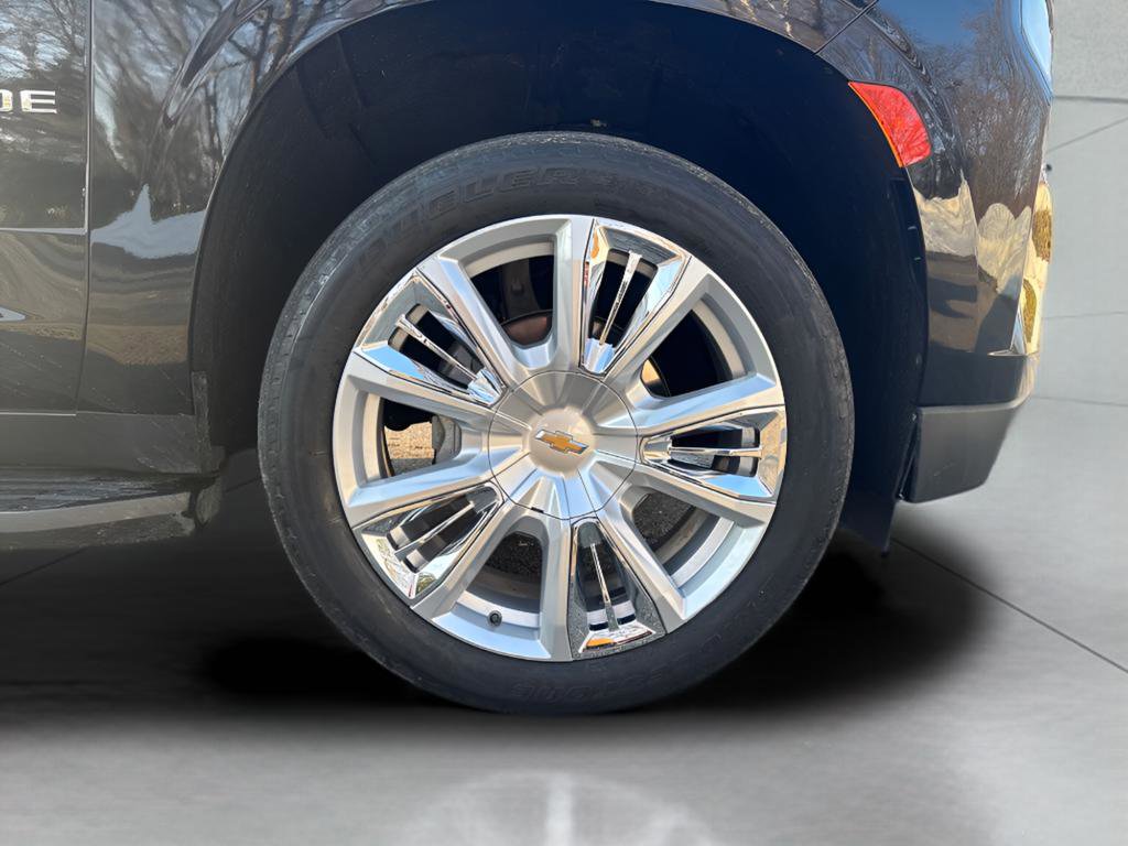Used 2023 Chevrolet Tahoe High Country image 2
