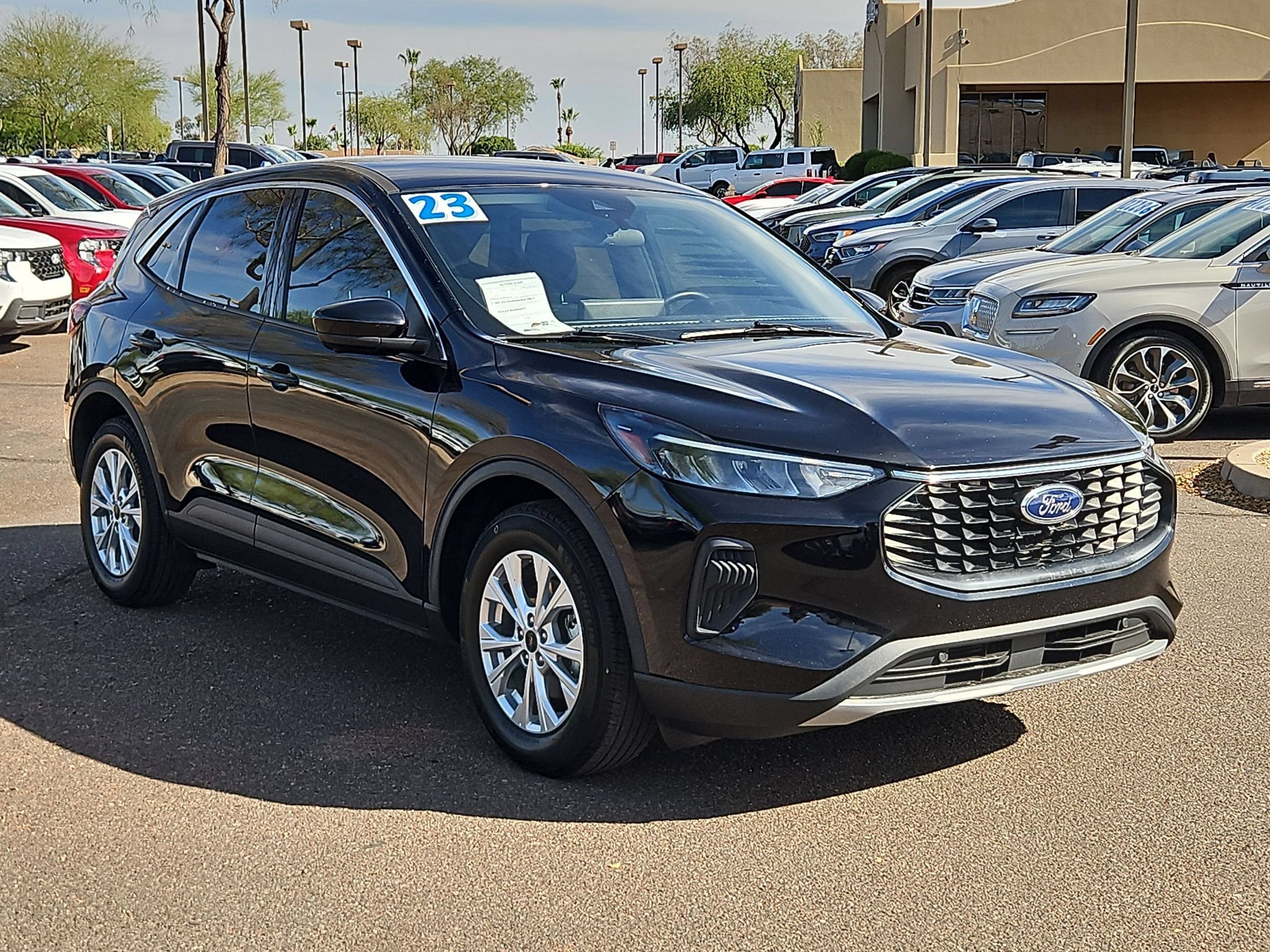 Used 2023 Ford Escape Active w/ Tech Pack #2 FWD image 3