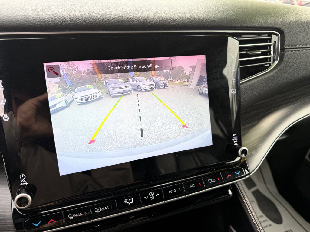 Used 2024 Jeep Wagoneer L Series II w/ Flexible Seating Group image 22