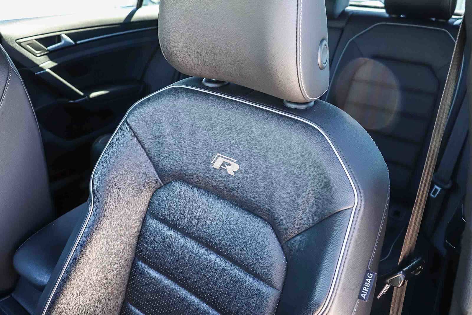 Used 2019 Volkswagen Golf R 4-Door image 26