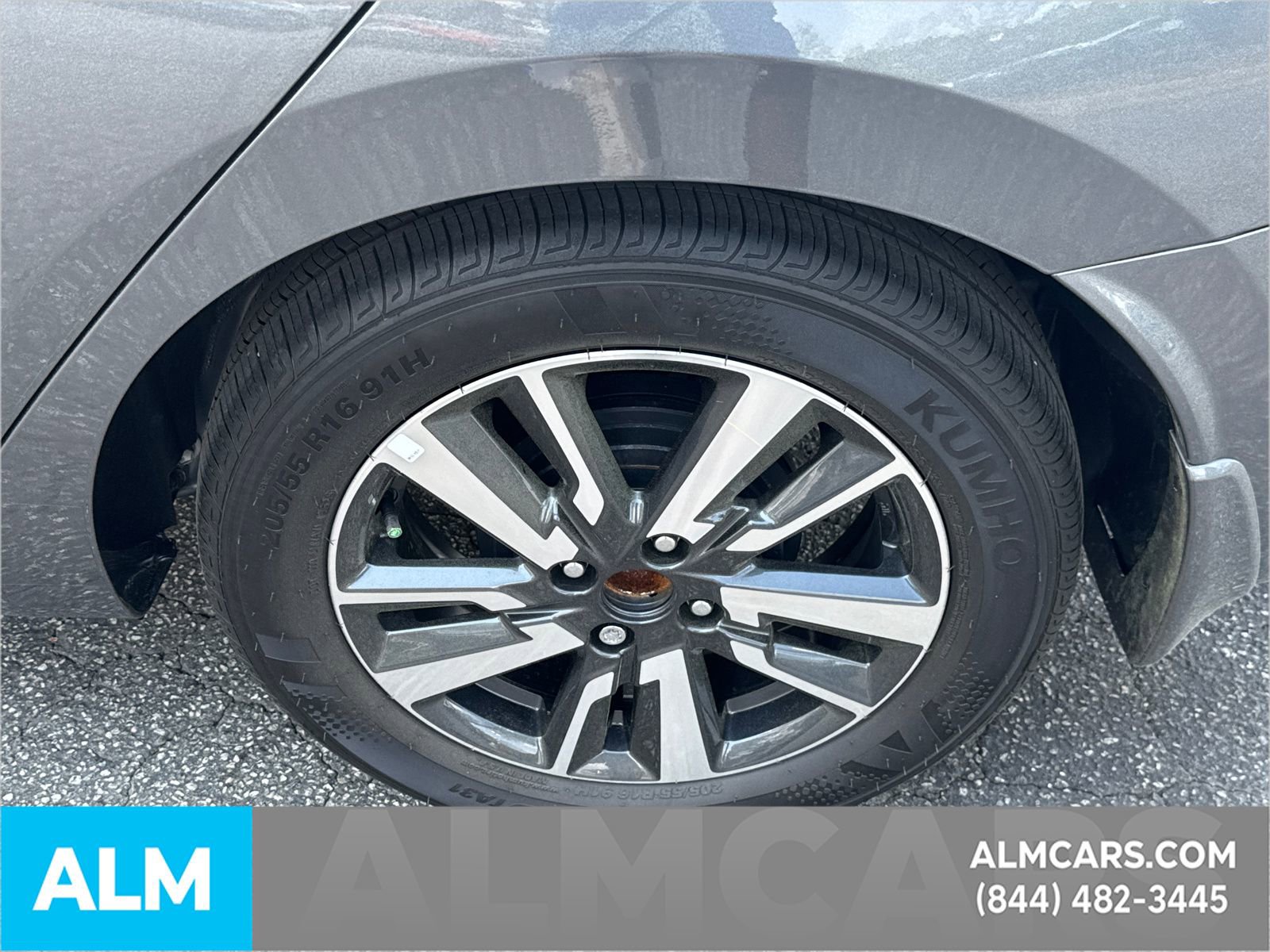 Used 2025 Nissan Versa SV w/ Trunk Package image 22